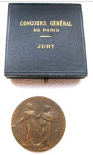 Médaille et boite, Concours