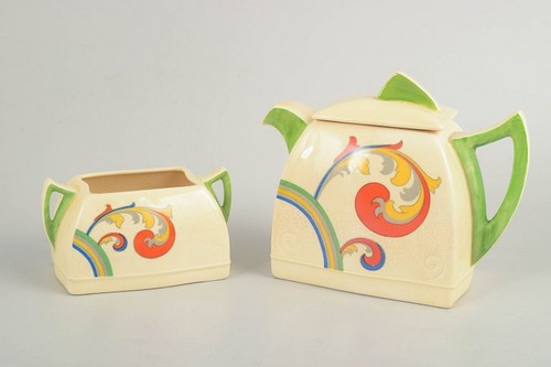 Clarice cliff pour - clarice, royal