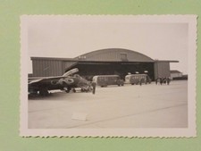 photo avion - 1950' - avion décor DRAGON ? hangar Bus - U.S. AIR FORCE