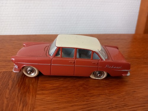 Dinky toys opel rekord 554 - toys,
