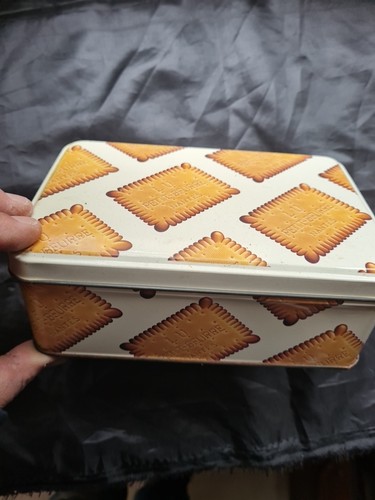 Jolie boite tole - tole, biscuit