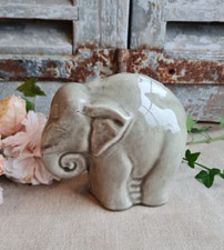 ANCIENNE TIRELIRE A CASSEE