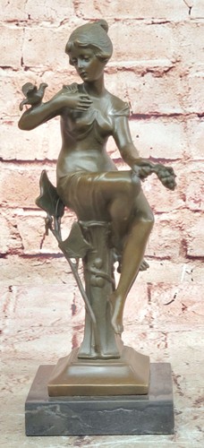 Dame avec oiseau authentique - dame,