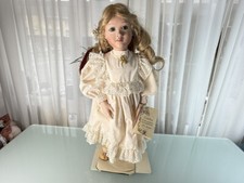 Poupée d'artiste poupée de