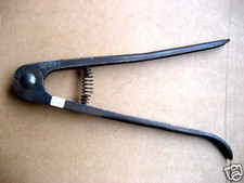Outil ancien pince - pince, bourrelier