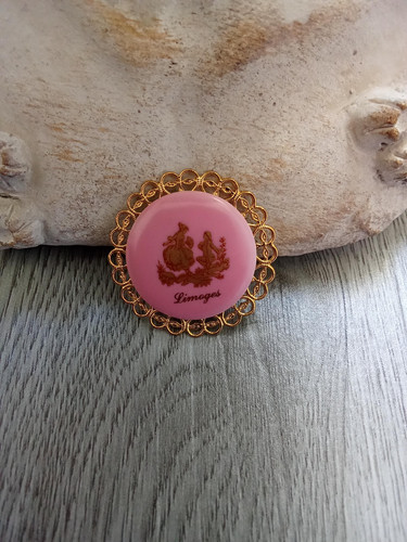 Broche en porcelaine - en,