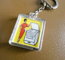 Ancien porte clé Visiomatic Arthur Martin Le Pecq Femme Cuisinière Cuisine An.60