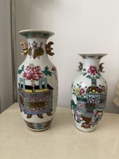 2 Vases En Porcelaine De Chine