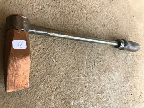 Old tool outil - tool,