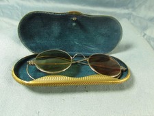 Lunettes de soleil anciennes