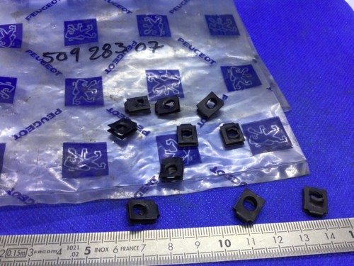 Clips agrafes vis tôle - clips,