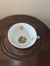 Tasse a thé, Café, Chocolat ancienne en porcelaine de Limoges Berry Romance