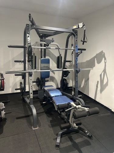 Poste de musculation - poste,