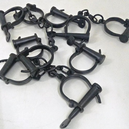 Lot menottes en - lot,