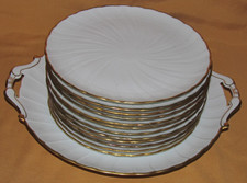 Service le plat gâteaux et 12