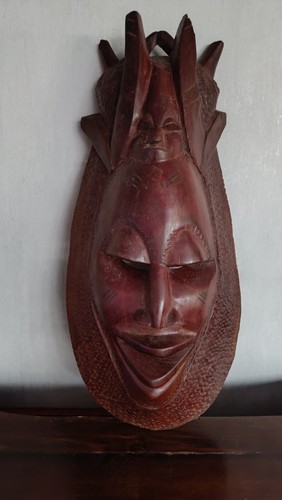Masque murale - en,