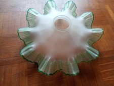 Abat-jour suspension ancien verre givré à dentelles ondulées rayures vertes 30cm