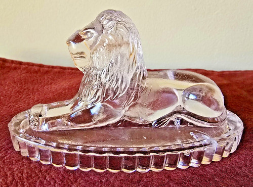 Glass lion paperweight - glass, summit