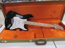 Guitare électrique FENDER