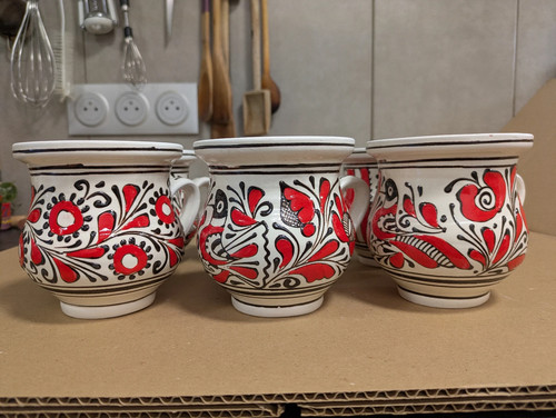 Lot tasses faïence de - 6, en