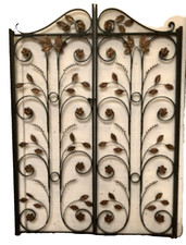 Séparation d'intérieur a double portes en fer forgé patiné XX siècle