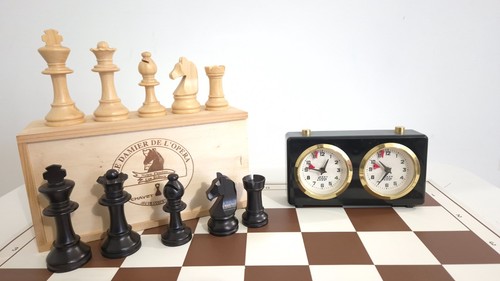 Chavet size chess set - size,