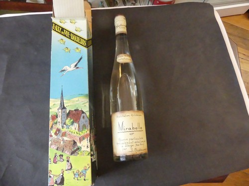 Bouteille alcool mirabelle - bouteille,