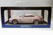 AutoArt - JAGUAR XK Coupe 2006 gris métallisé réf. 73631 BO 1/18