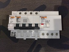 DISJONCTEUR DIFFERENTIEL TETRA 63A 30mA MERLIN GERIN DECLENCHEUR MX/OF 63AMPERES