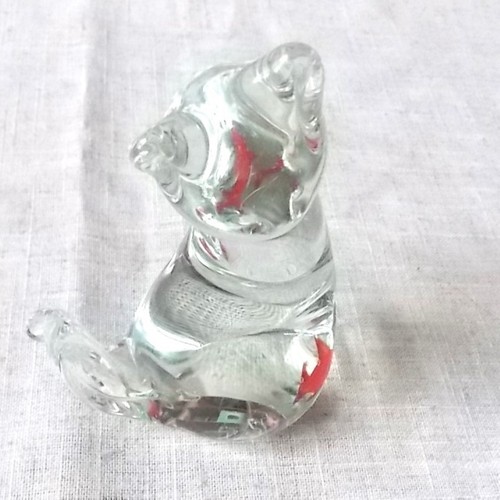 Sulfure cristal chat au - en, le