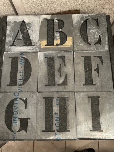 Anciens pochoirs zinc alphabet - anciens,