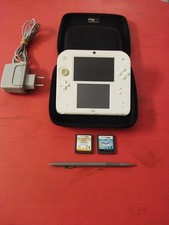Console Nintendo 2DS Blanche RouAvec Chargeur Et 2 Jeux ÉCRAN TRÈS BONNE ÉTAT 