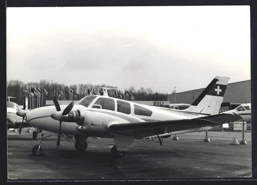 Photographie avion bimoteur - , à