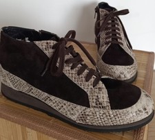 Sneakers montantes Carel Paris – effet python & daim chocolat – Taille 39