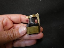 Encrier de voyage fin XVIII début XIX en verre et bronze   S200