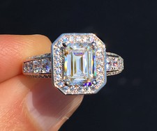 1.5 ct Emerald Halo Ring Top