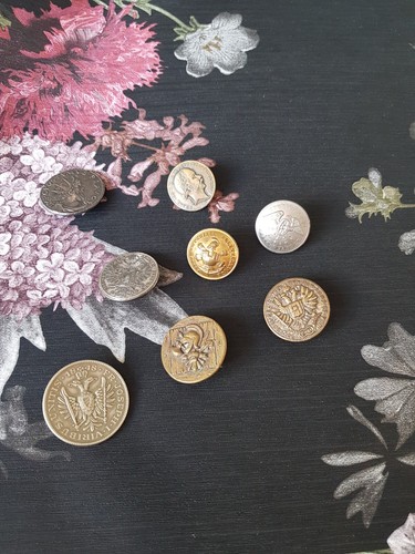 Boutons anciens motif