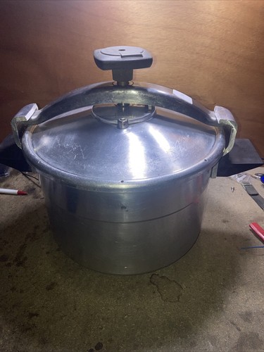 Ancienne cocotte minute - cocotte,
