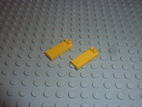 Lego yellow hinge - x,