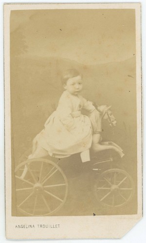 Cdv circa 1865 enfant sur - cdv,
