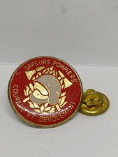 (Q1) Pins Pin's broche Badge