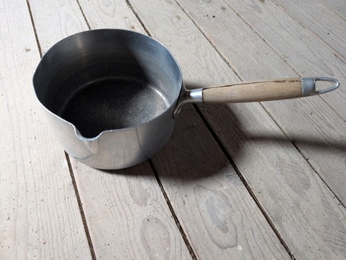 Casserole aluminium manche