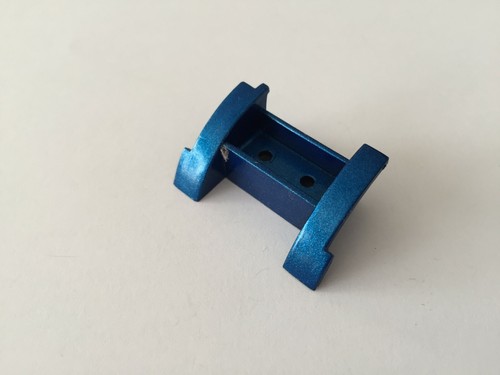 Fixation capot pièce