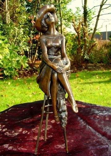 Statue sculpture demoiselle - statue,