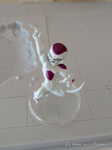 Figurine gashapon freezer - figurine,