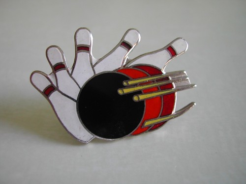 Pin émaillé boule et - pin's,