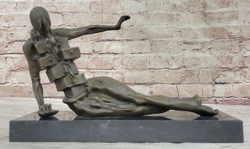 Sculpture statue figurine - sculpture,