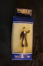 NOREV 1/43 PERSONNAGE HOMME CURE DECOR TRAIN ELECTRIQUE PA 1123