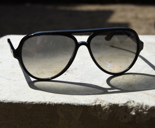 Paire lunettes soleil - paire,