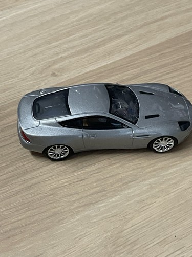 Aston martin v12 vanquish - martin,